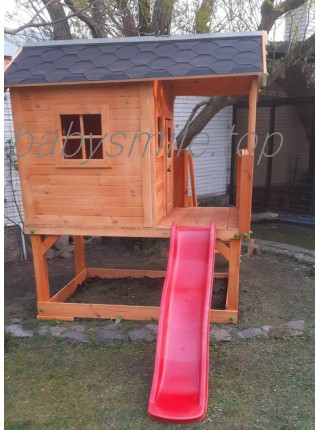 Дерев'яний будиночок з гіркою і пісочницею Spielplatz Дерев'яний будиночок з гіркою і пісочницею Spielplatz